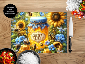 Honeybee Cutting board TheCraftNook