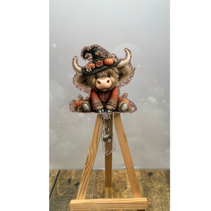 Halloween Highland Cow Badge Pull – Glitter Lanyard Accessory TheCraftNook