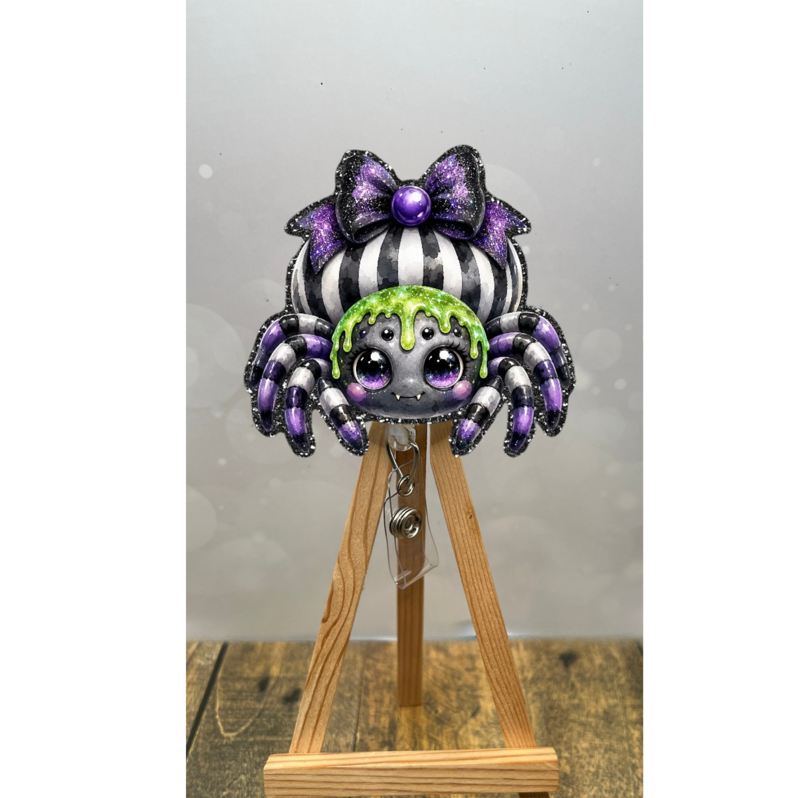 Spider Badge Pull – Glitter Lanyard Accessory TheCraftNook