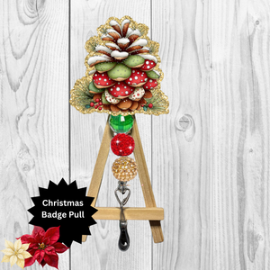 Christmas Pinecone Glitter Badge Pull | Badge Reel TheCraftNook